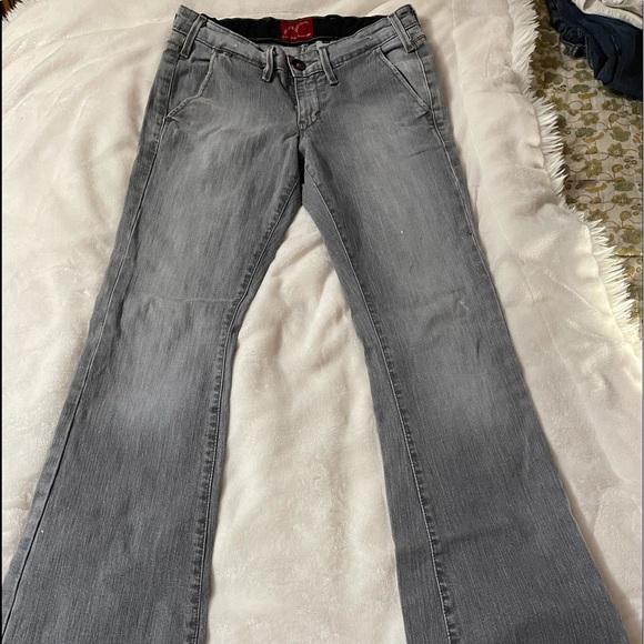 Gray retro bell bottom Levi’s - Picture 6 of 9